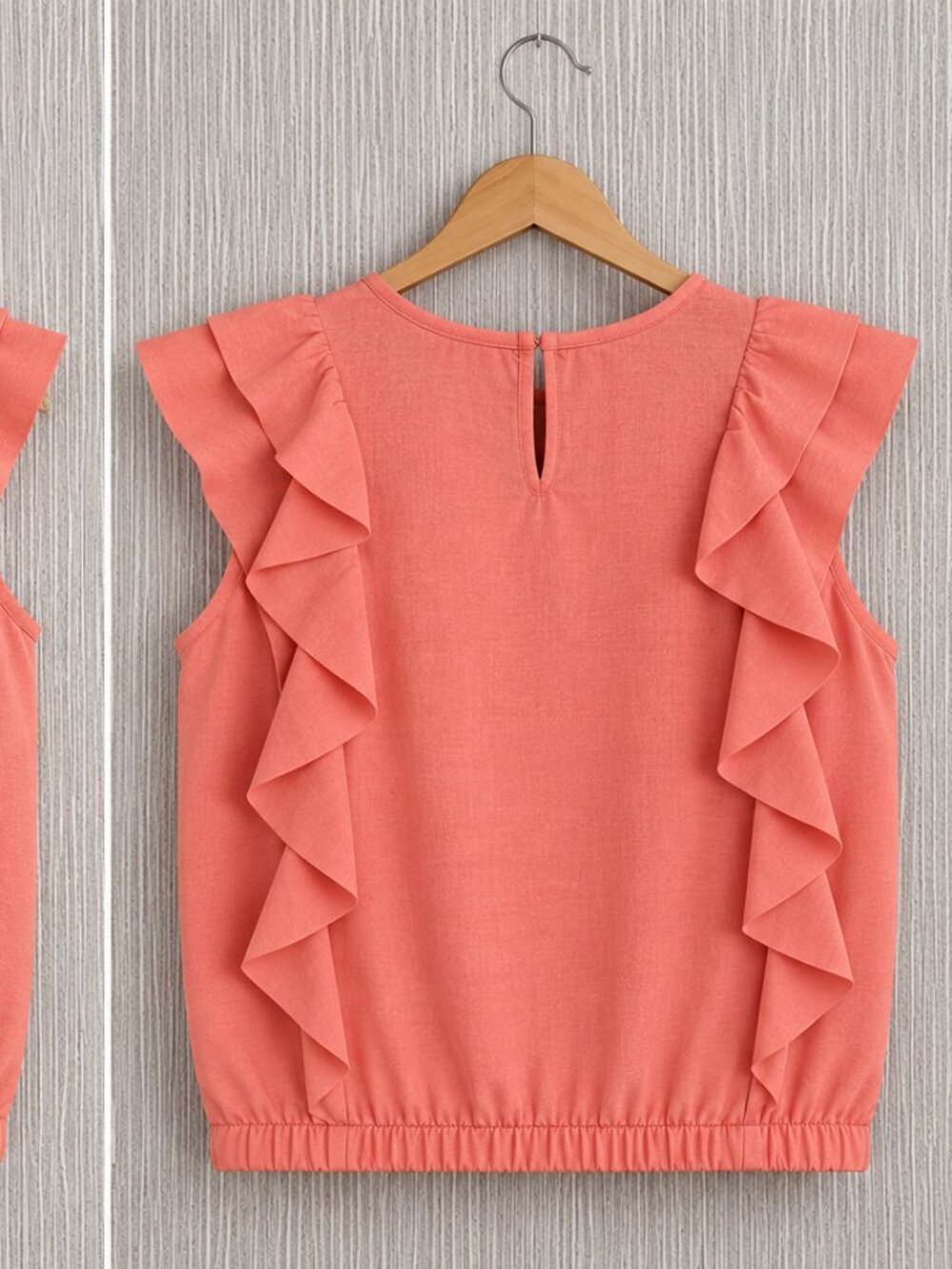 🌸 Linen-Blend Ruffle Top – Size Small - Picture 2 of 4